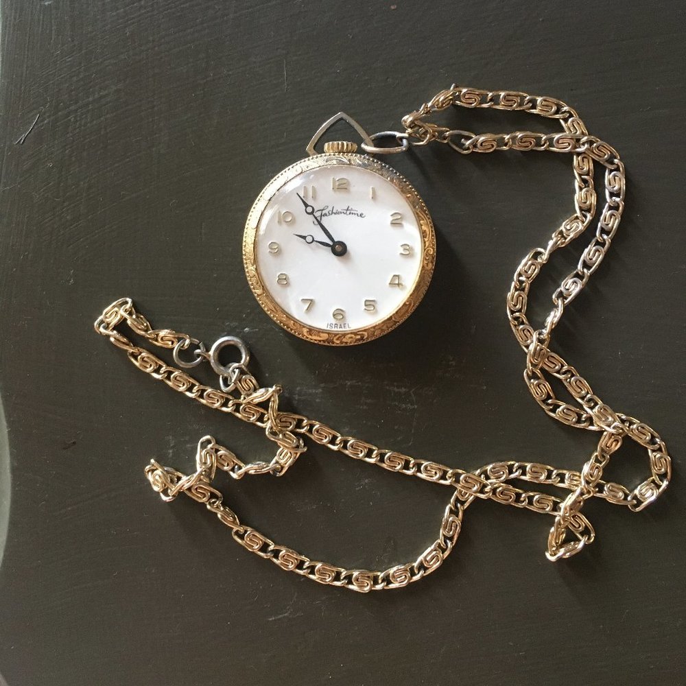 Vintage pocket watch / necklace